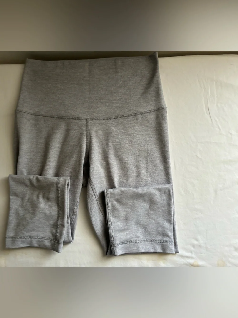 Lululemon Cropped Gray Leggings Old Style SZ 6
